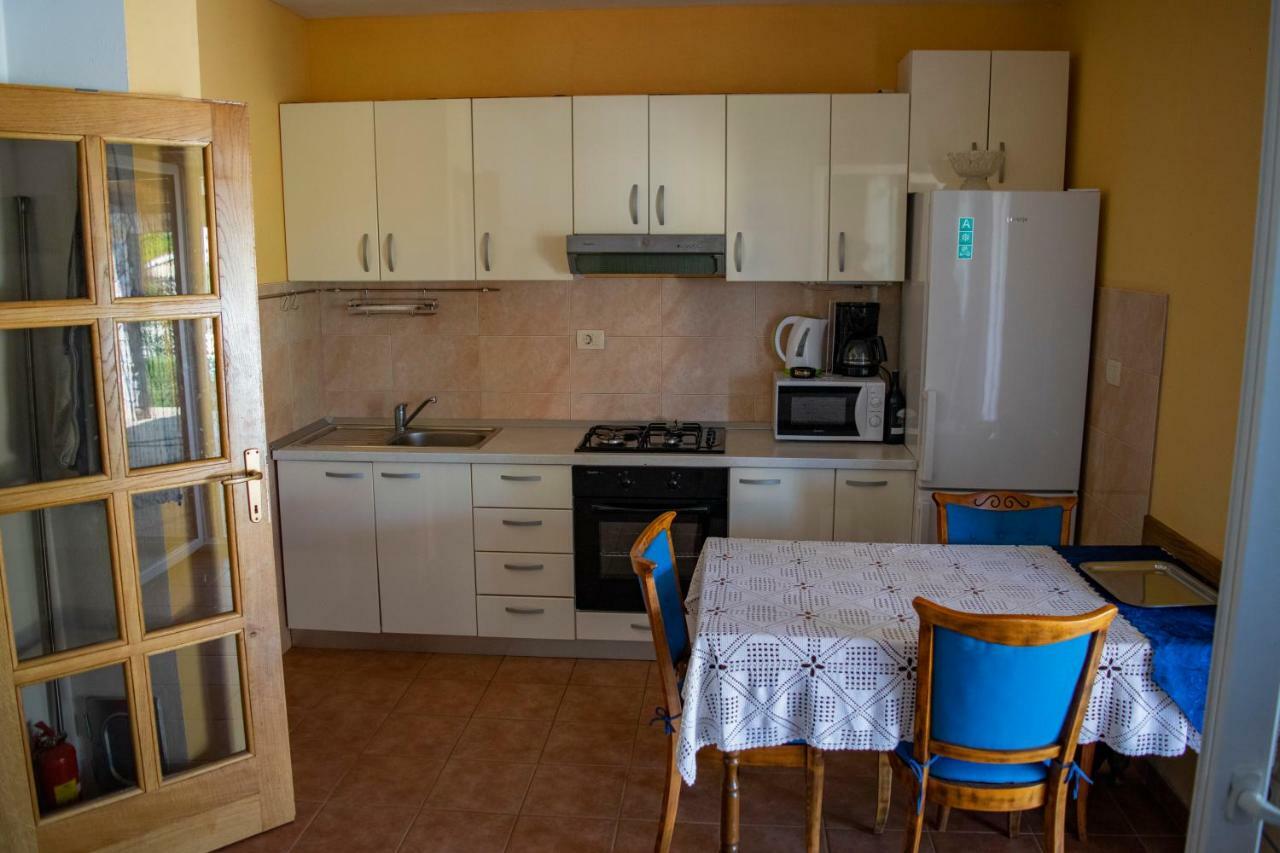 Kuca Za Odmor Dijana Villa Gornje Selo Exteriör bild